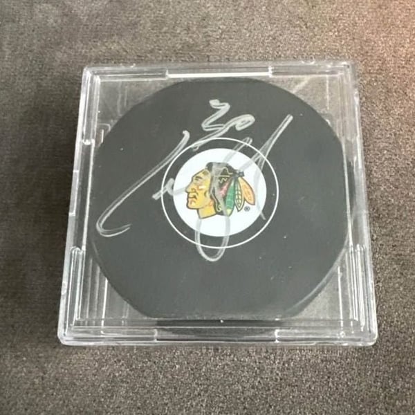 Cam Ward Chicago Blackhawks Signed Logo Puck - Letter of authenticity  
