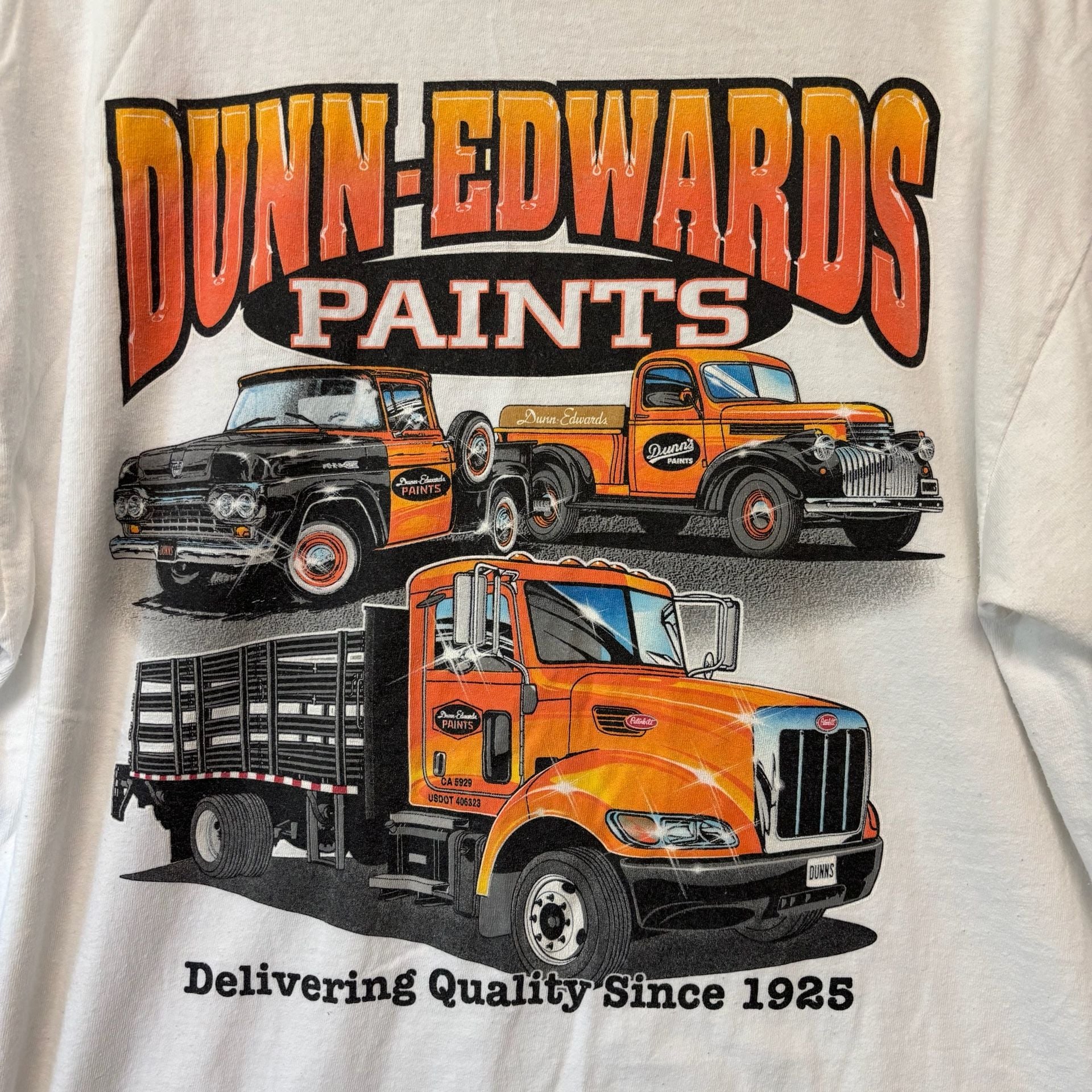 Gildan Dunn-Edwards Paints Truck Graphic T-Shirt XL White Back Hit 8