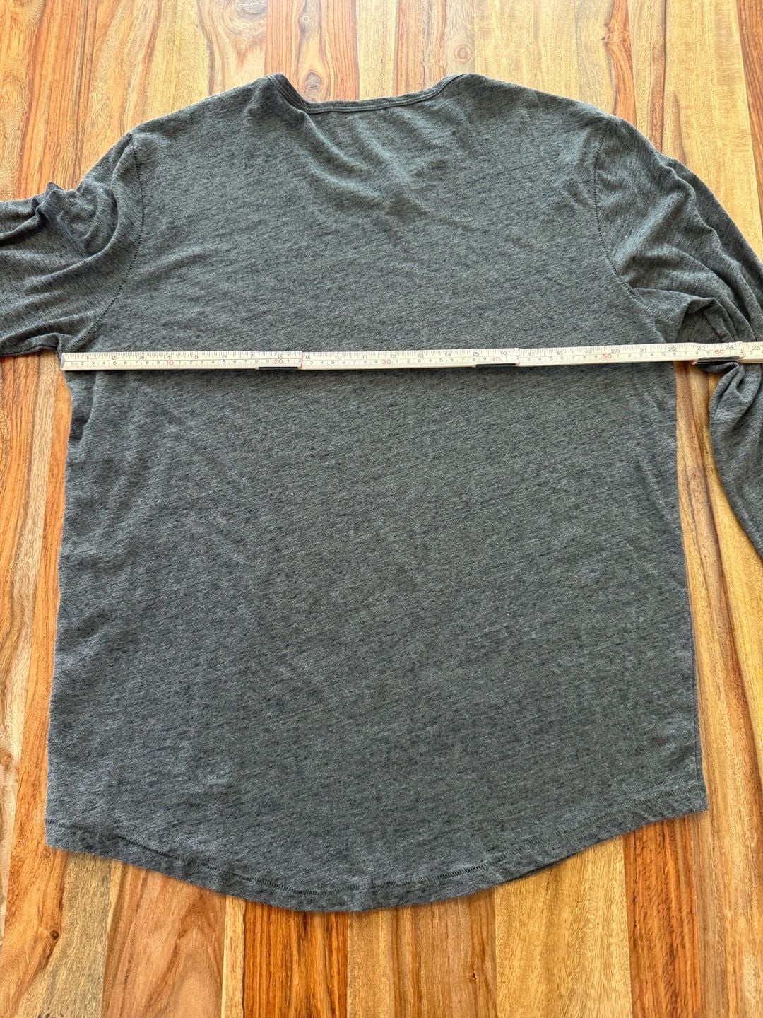 Buck Mason Long Sleeve Curved Hem T-Shirt Size XL Gray/Green 5