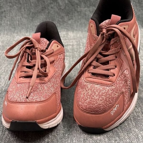 GDEFY Gravity Defyer Versoshock Size 7 Mauve Women’s Walking Sneakers 