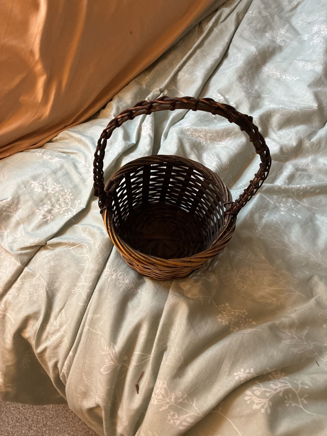 Handwoven Wicker Gathering Basket with Arched Handle Brown 1