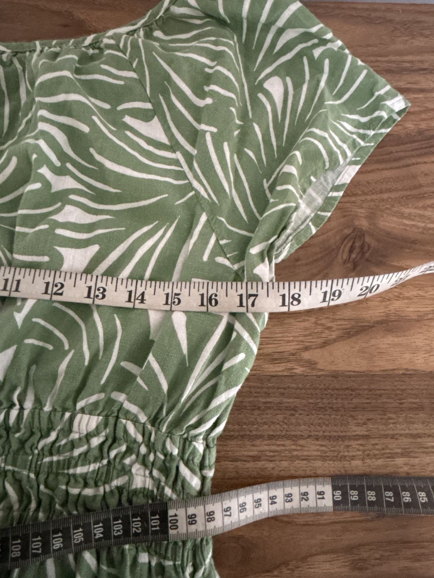 Nicole Miller New York Midi Dress Size L Green Leaf Print Smocked 9