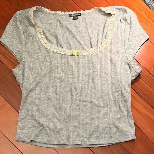 Wild Fable Rosette Lace Trim Baby Tee Size L Gray Ribbed Short Sleeve