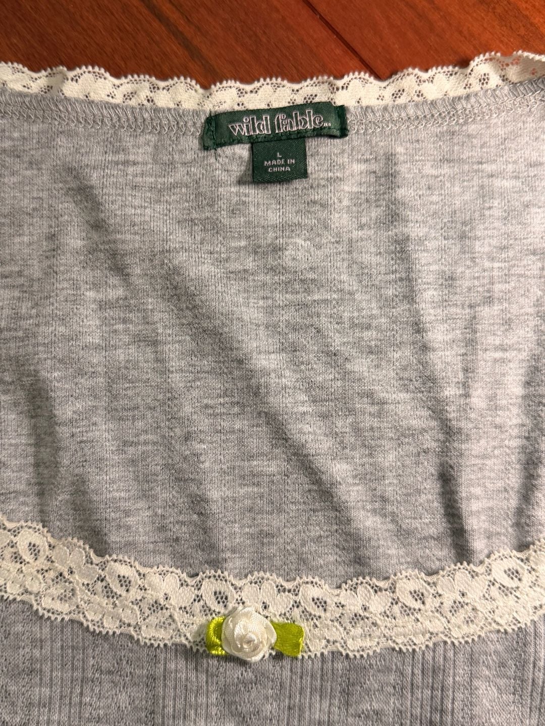 Wild Fable Rosette Lace Trim Baby Tee Size L Gray Ribbed Short Sleeve 4