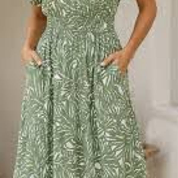 Nicole Miller New York Midi Dress Size L Green Leaf Print Smocked