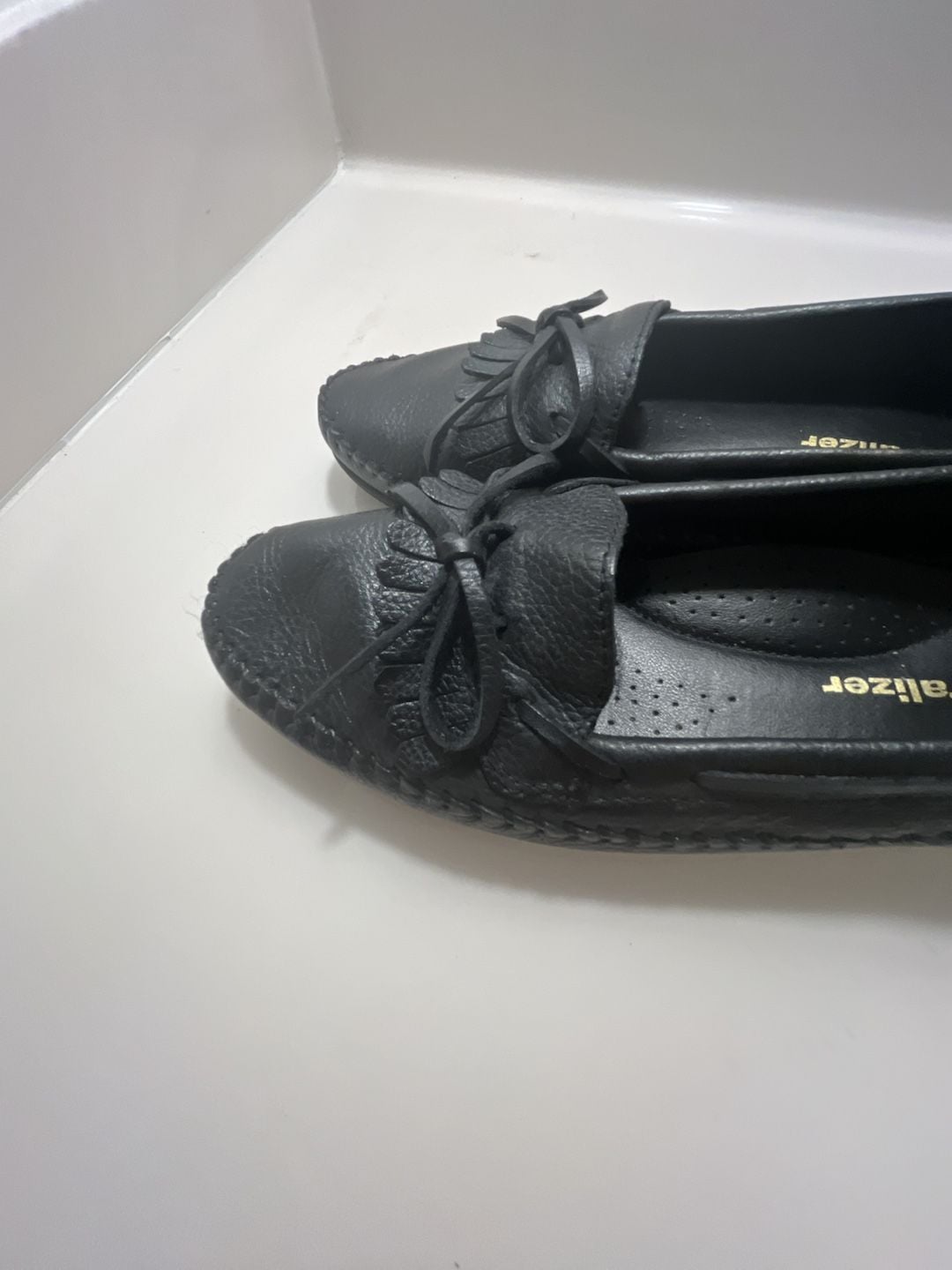 Naturalizer Black Leather Moccasin Loafers Bow Fringe Flats 13