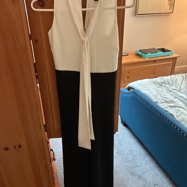Ann Taylor Petite Jumpsuit Size 00P Black White Tie Neck