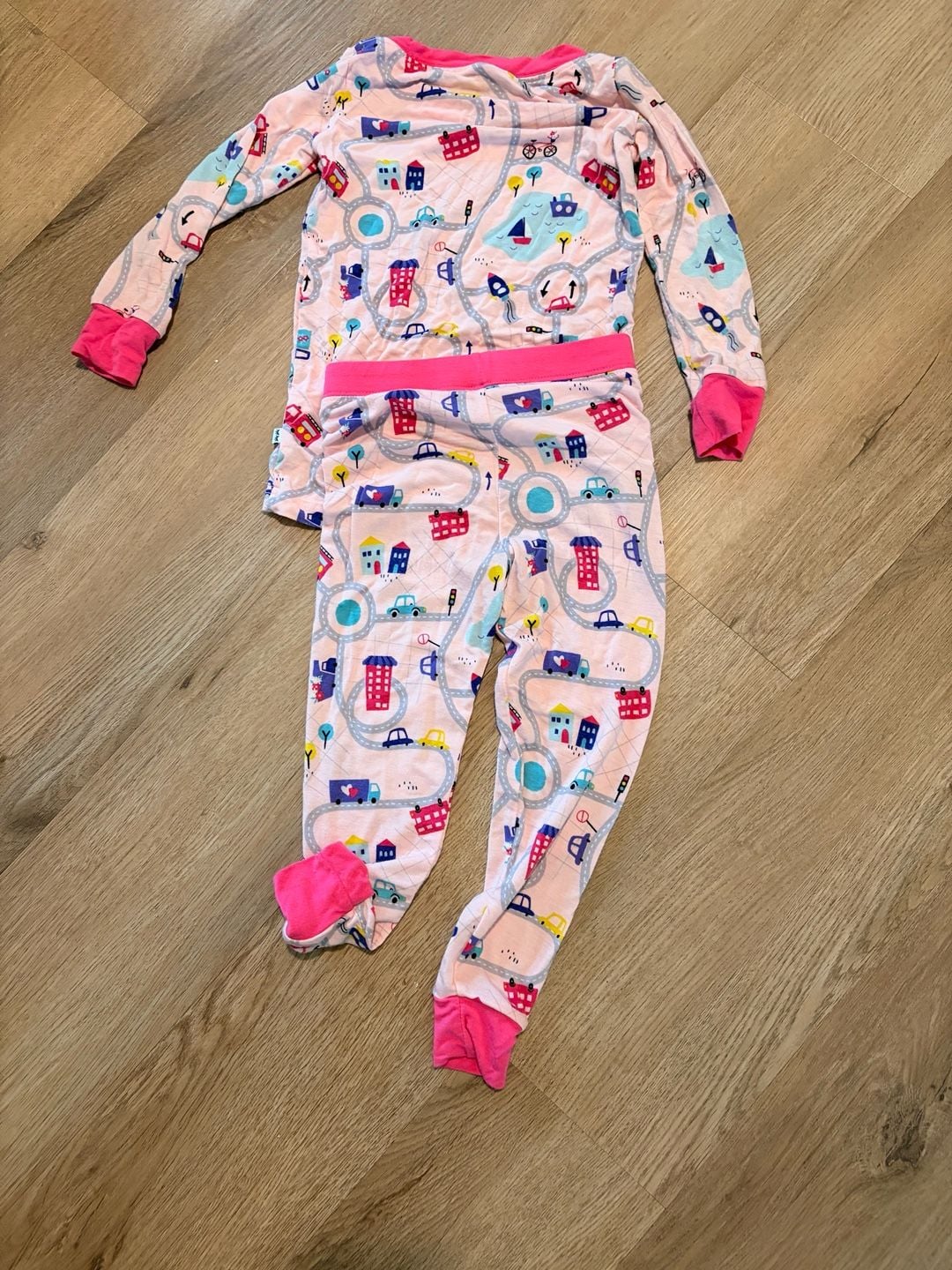 Little Sleepies 2-Piece Pajama Set Size 18-24 Months Pink Road Trip Cars 4