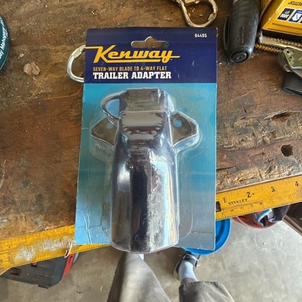 Kenway Trailer Adapter 7-Way Blade to 4-Way Flat 64495