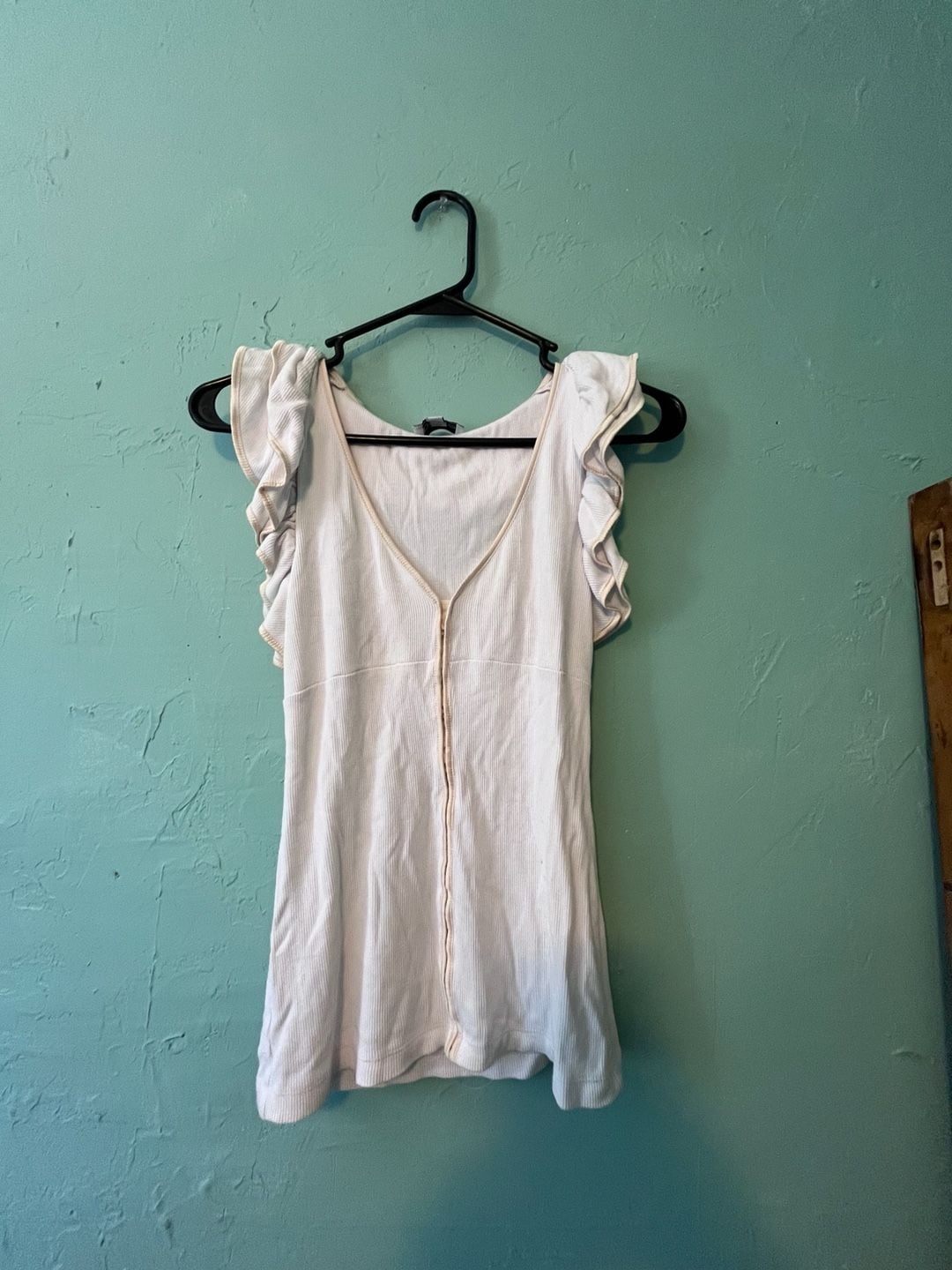 Bebe Ruffle Sleeveless Top Size S cream Y2K 2