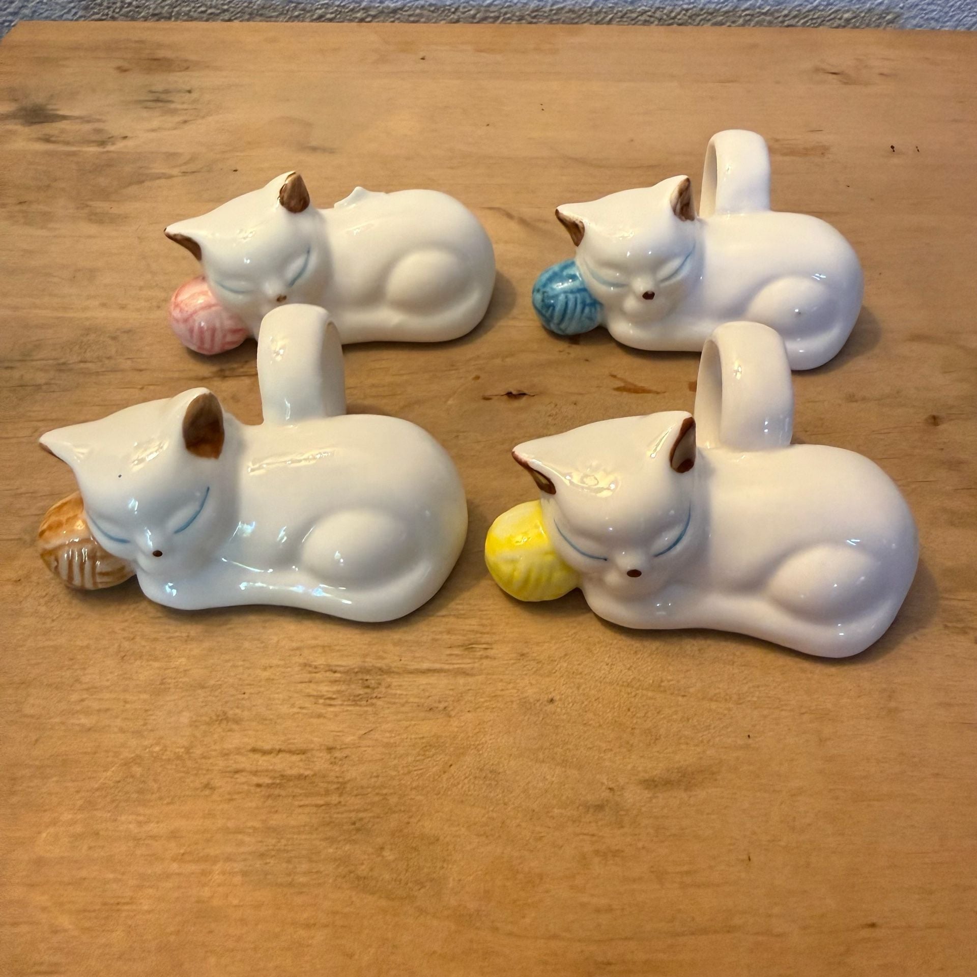 Vintage Ceramic Cat Napkin Rings Set of 4 Yarn 1