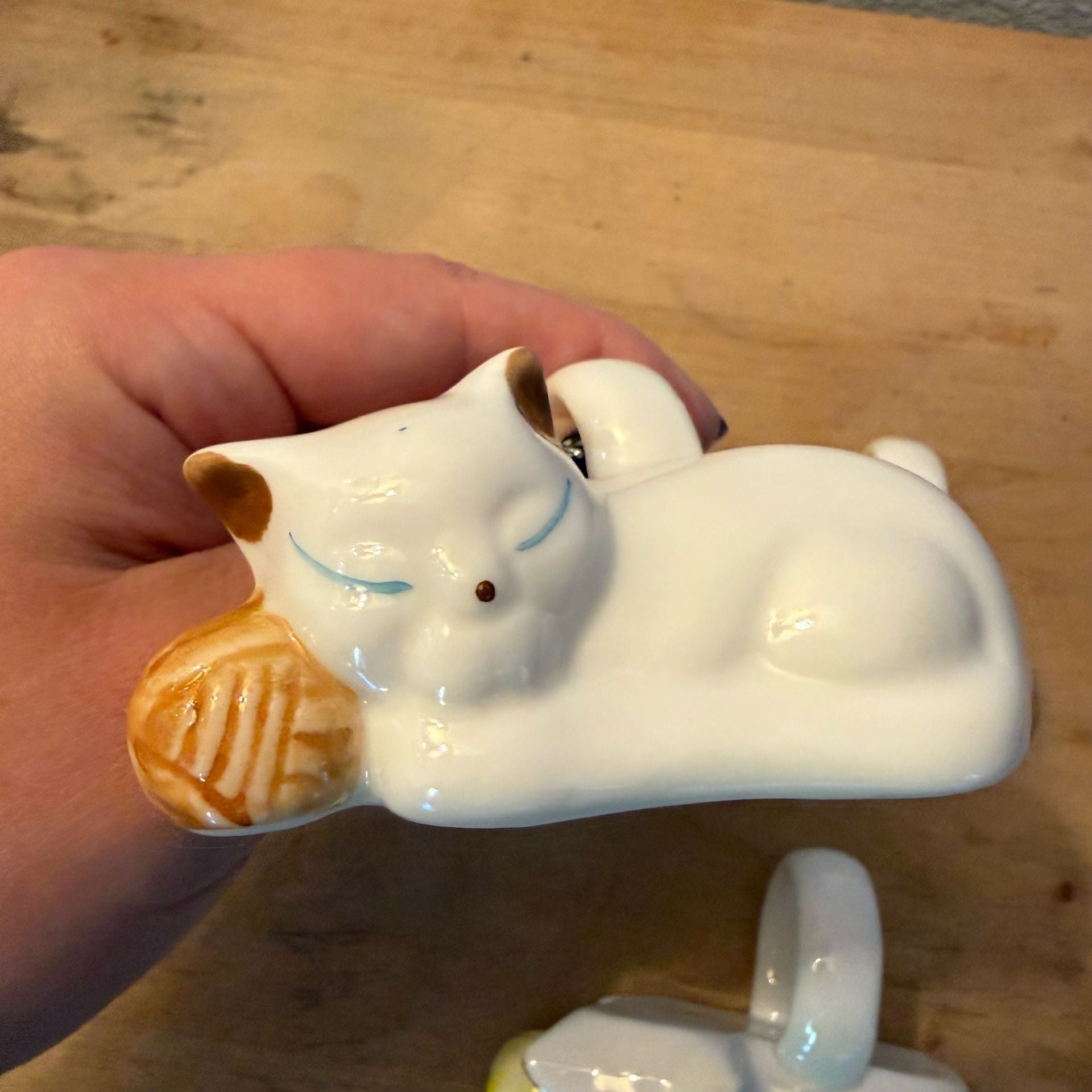 Vintage Ceramic Cat Napkin Rings Set of 4 Yarn 2