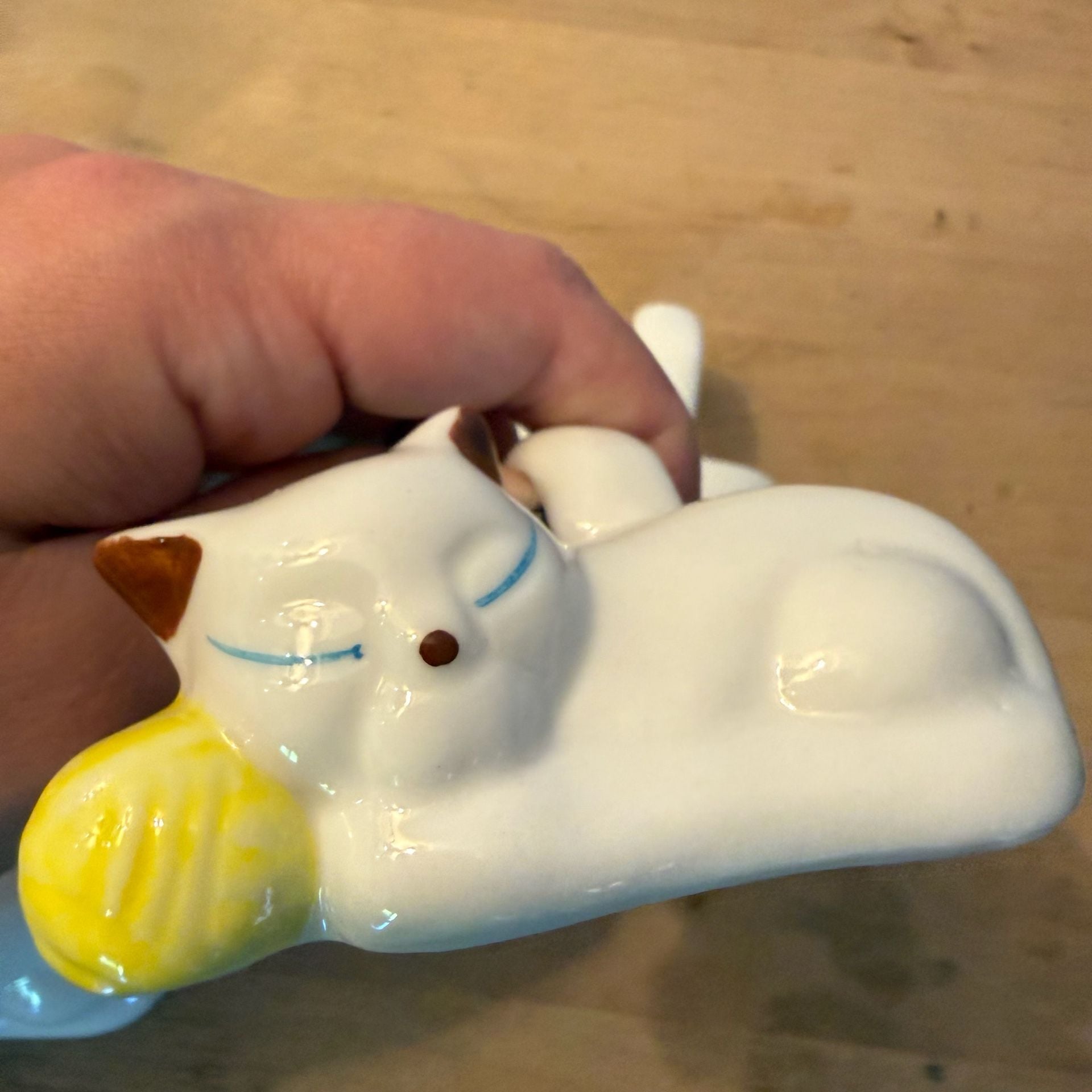 Vintage Ceramic Cat Napkin Rings Set of 4 Yarn 3
