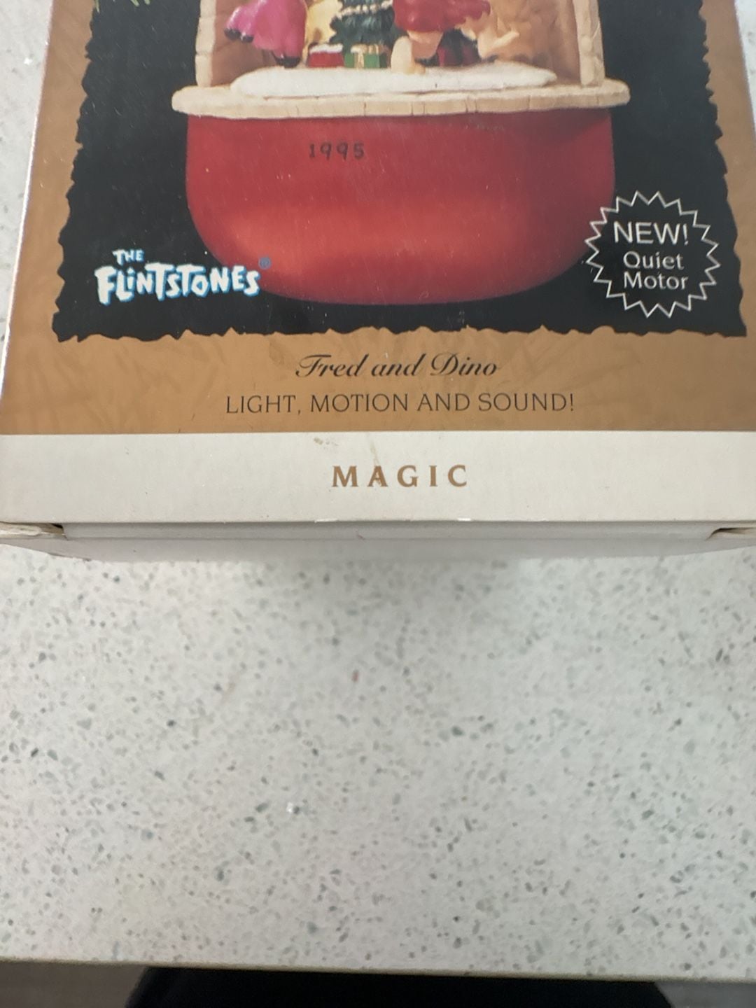 New Hallmark Keepsake Ornament 1995 The Flintstones Fred and Dino Magic!
Never Been opened 3