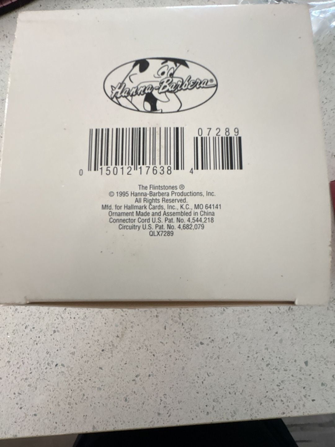 New Hallmark Keepsake Ornament 1995 The Flintstones Fred and Dino Magic!
Never Been opened 8