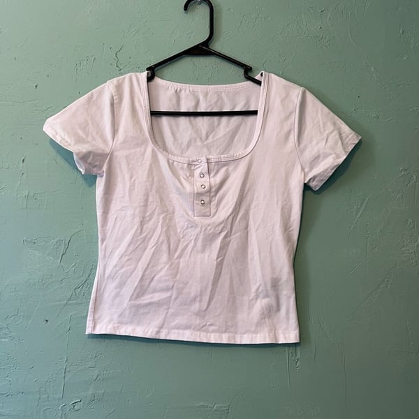 Dazy Square Neck Top Size XL White Snap Front Tee