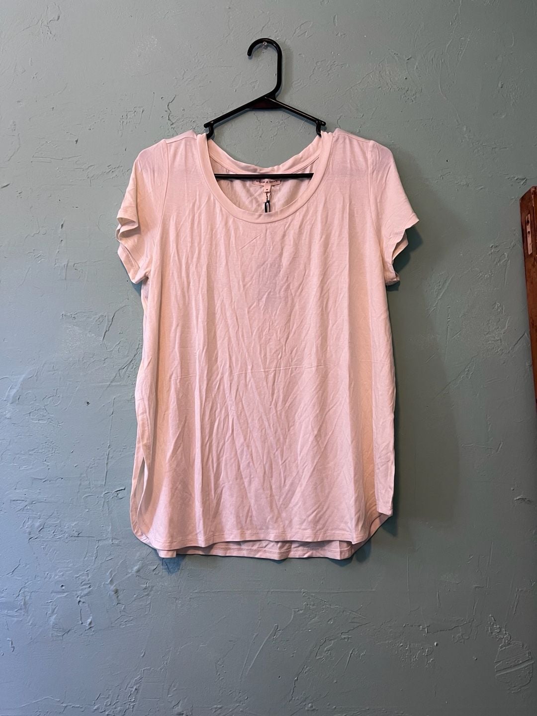 Articles of Society T-Shirt Size M cream off White Scoop Neck 2