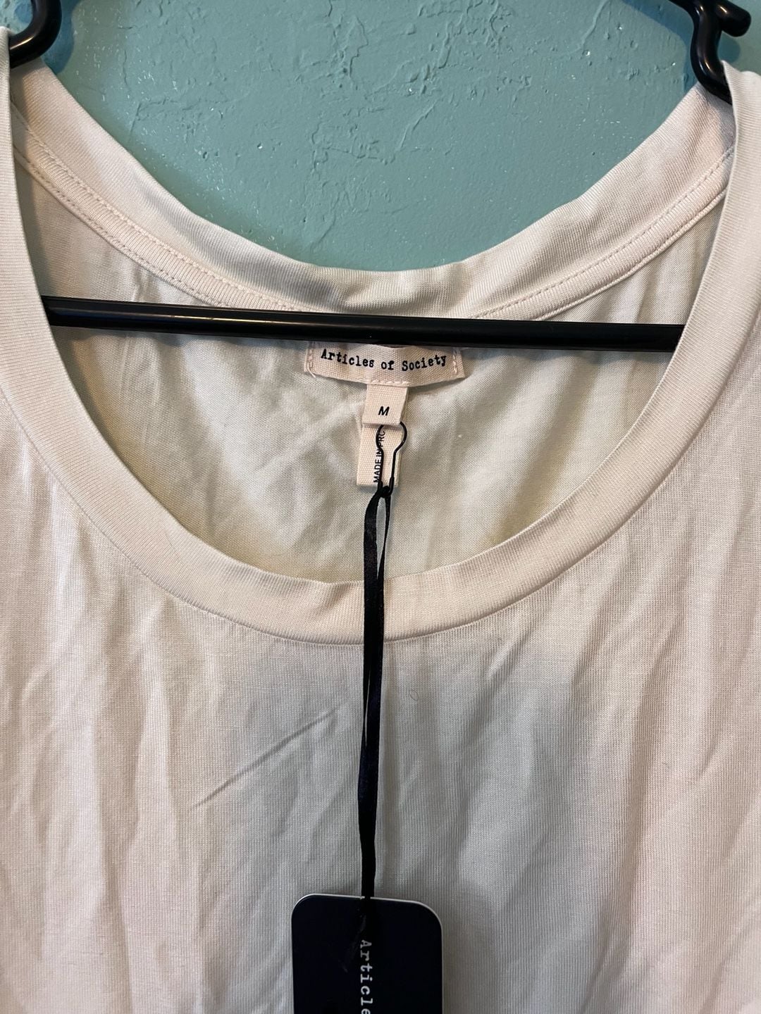 Articles of Society T-Shirt Size M cream off White Scoop Neck 4