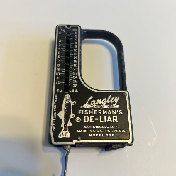 Langley Fisherman's De-Liar Fish Scale Model 228 Vintage