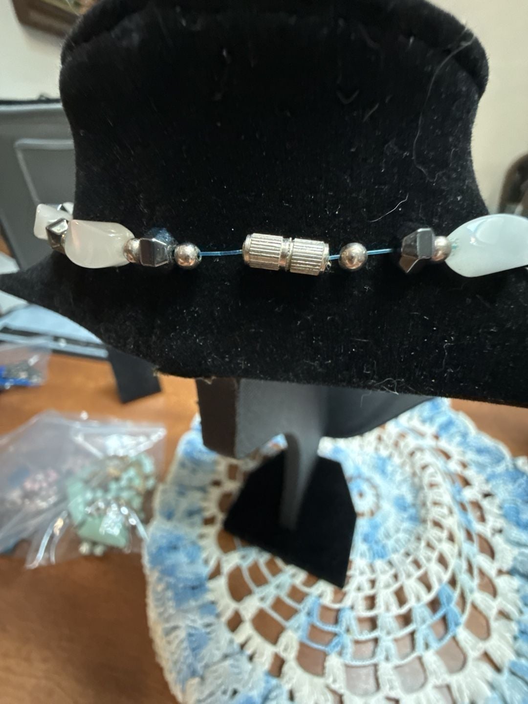 Vintage White Lucite Acrylic Bead Silver Tone Necklace 4