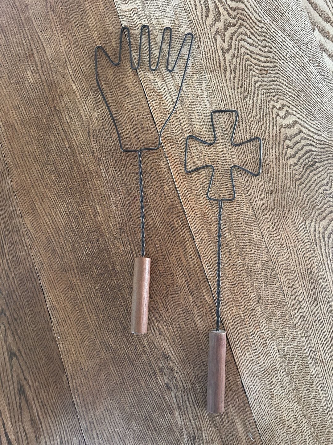 Vintage Primitive Wire Wood Handle Rug Beater Hand and Cross Set 1