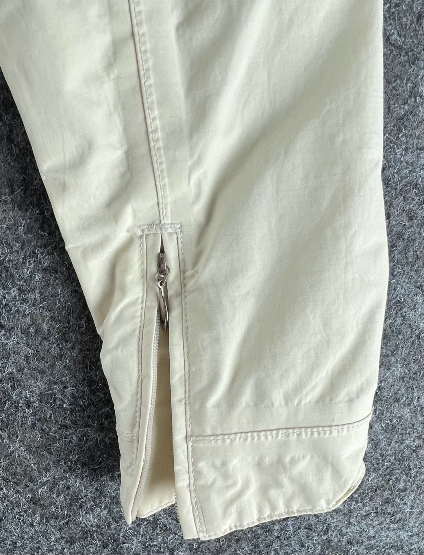 The North Face Hyvent Hooded Rain Jacket Cream White 4