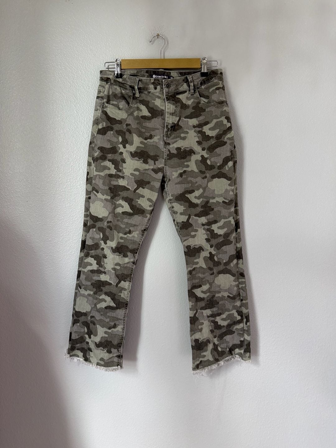 Tractr Blu Camouflage Jeans Size 30 Green Raw Hem 2