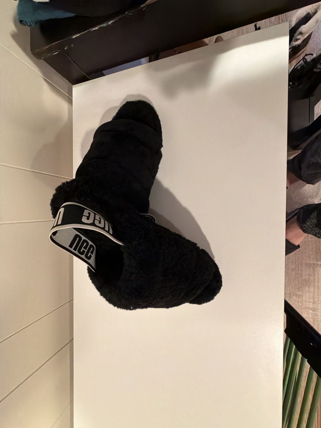 UGG Fluff Yeah Slide Size 8 Black Slippers 10