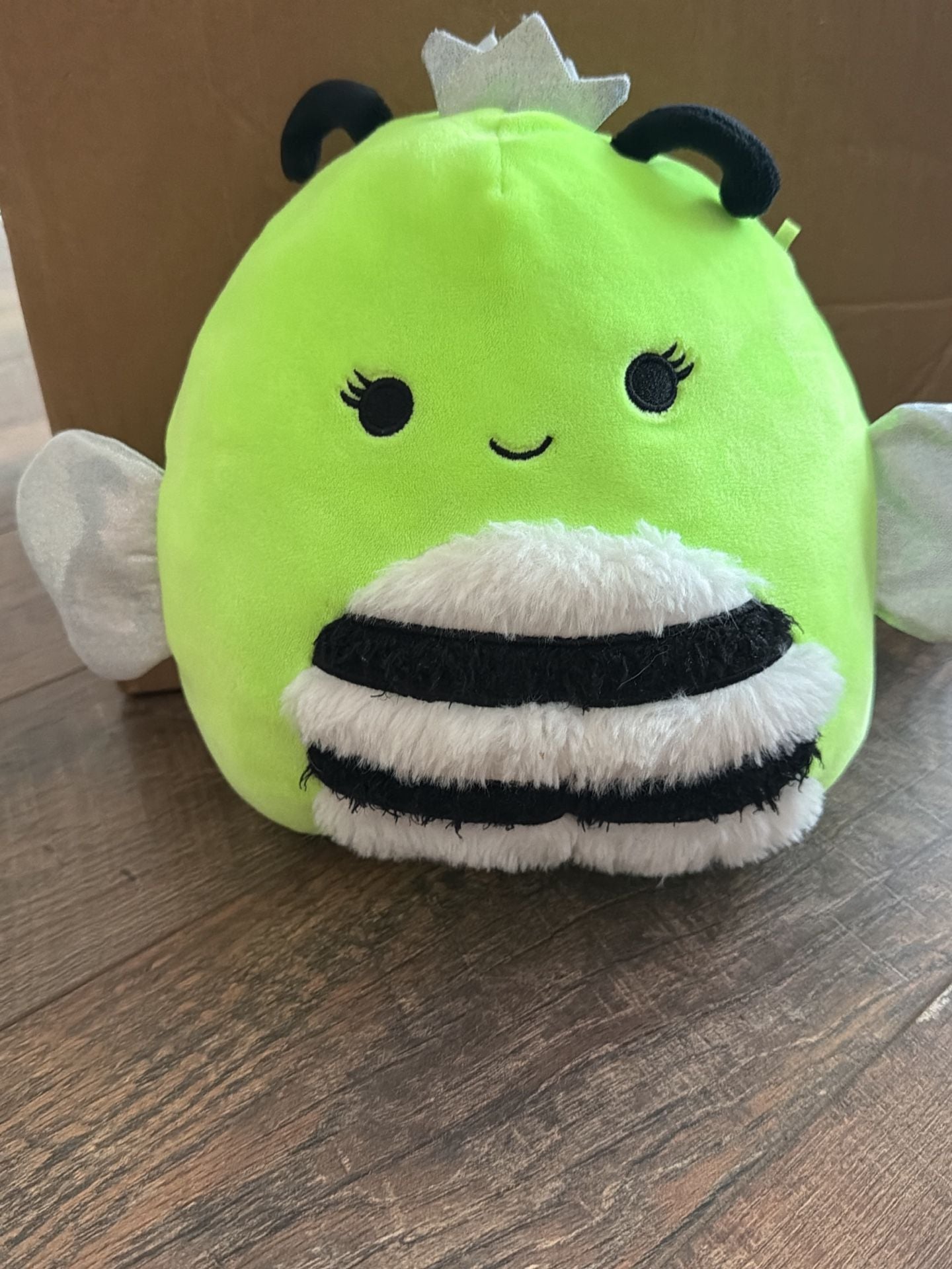 Squishmallows Sunny the Bee Blacklight Edition 8 Inch Green 1