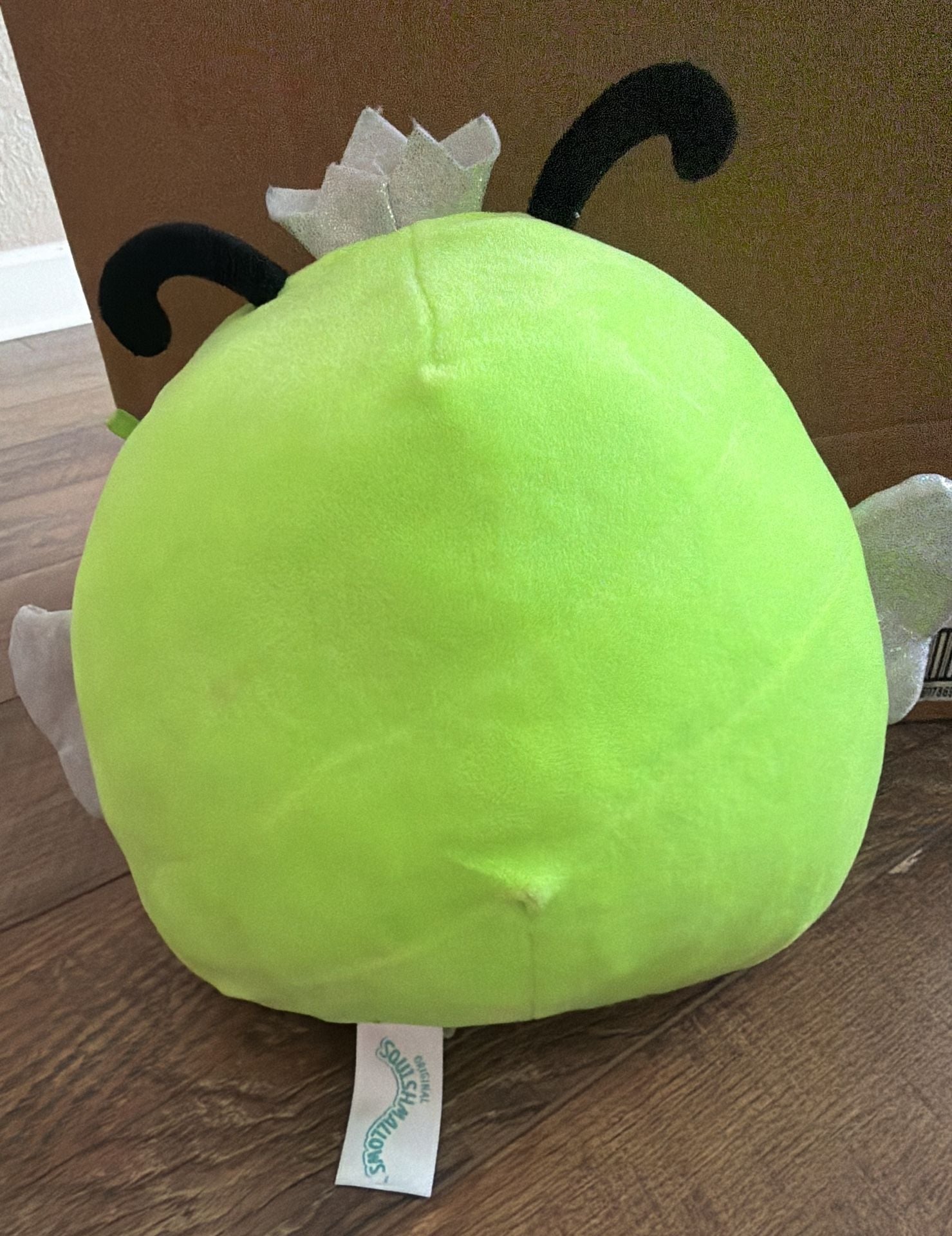 Squishmallows Sunny the Bee Blacklight Edition 8 Inch Green 2