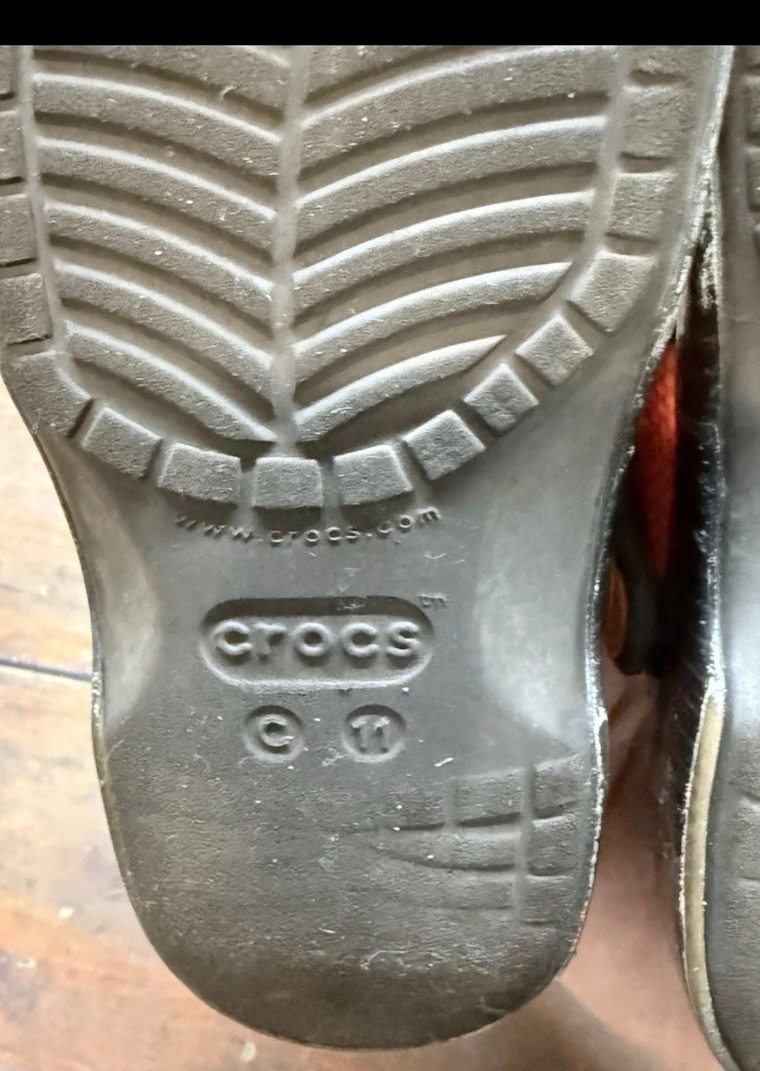 Crocs Reese's Classic Clogs Size C11 Orange Kids 6