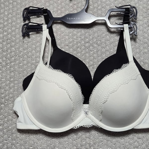 Tommy Hilfiger 2-Pack Push-Up Bra Size 34C White Black Logo Lace Trim