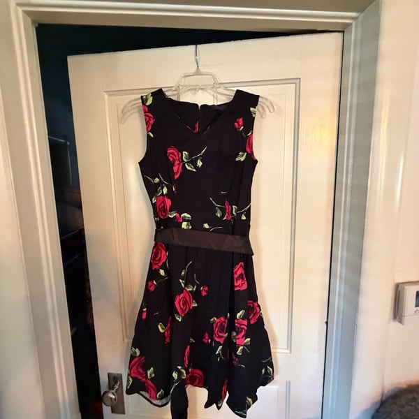 BRIDESMAY Vintage Floral Rose Swing Dress Size M Black Red Retro Rockabilly