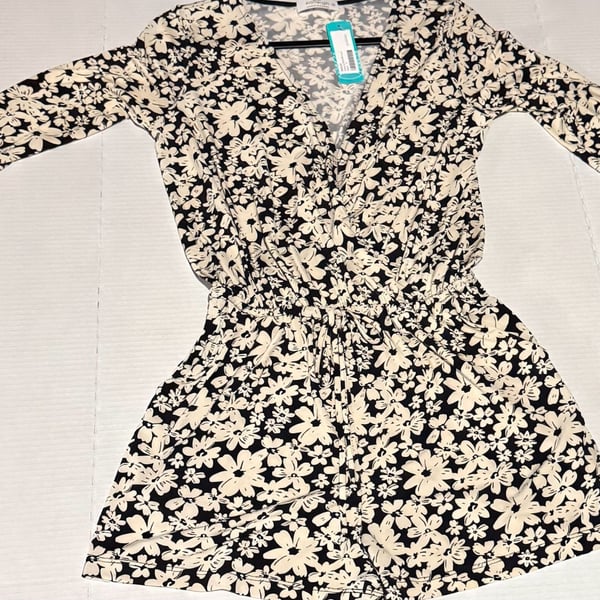 Kaileigh Keeney Knit Romper Size S Black Floral Long Sleeve
