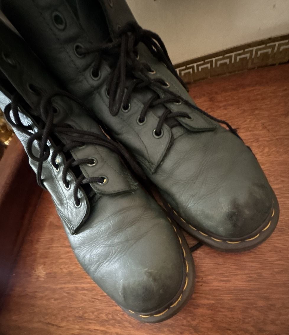 Dr. Martens 1460 8-Eye Combat Boots Green Leather 7