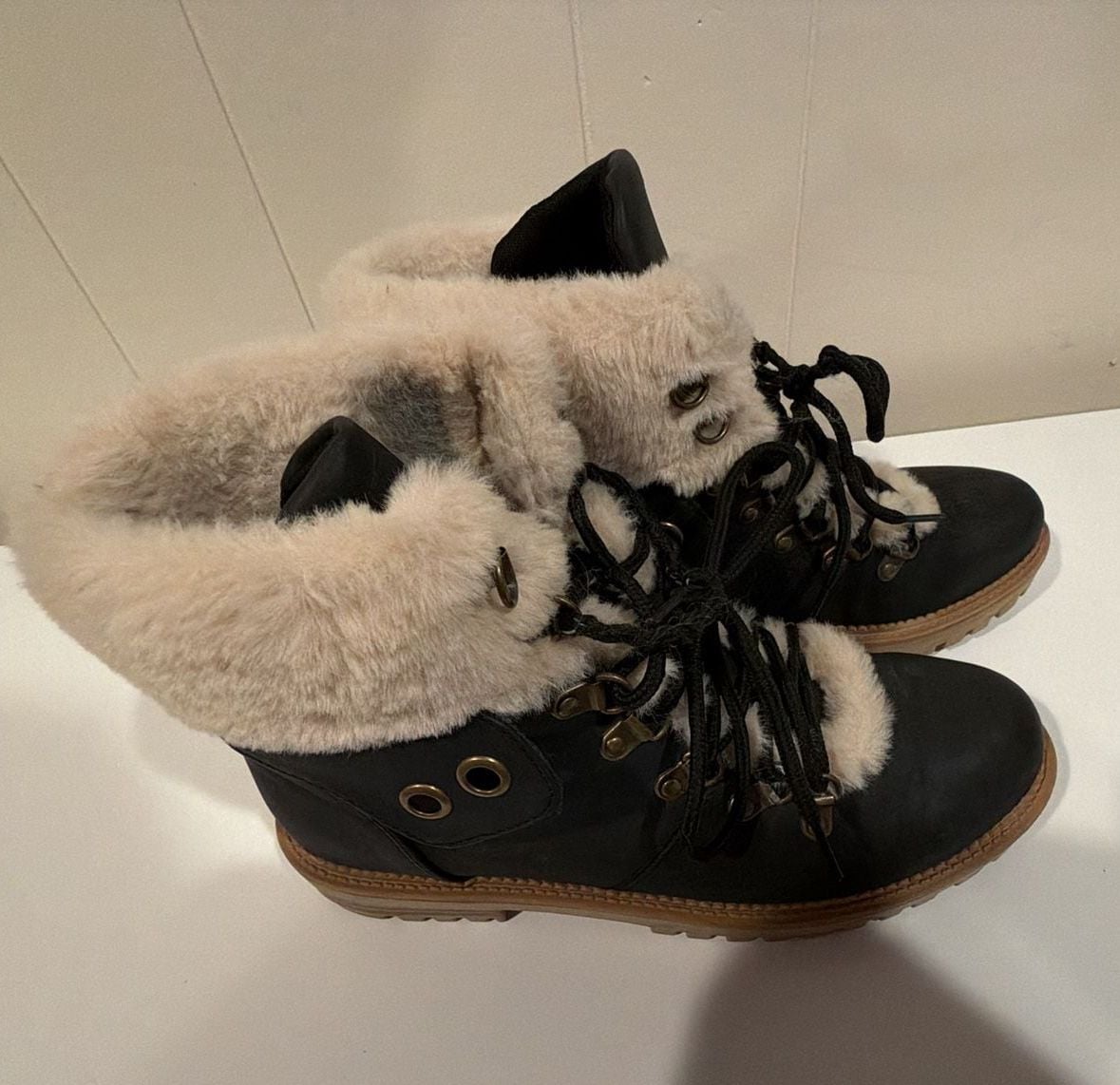 Nicole Miller Maxxy Faux Fur Boots Size 9 Black Lace-Up Winter Boot 3