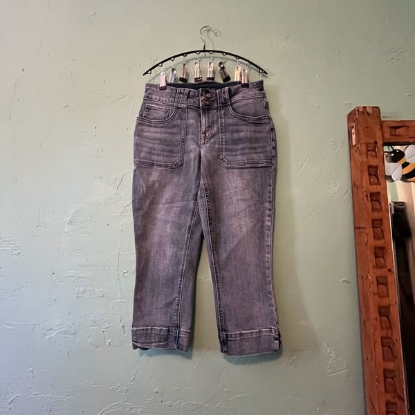 Maurices Cropped Jeans Size 4 blue Denim