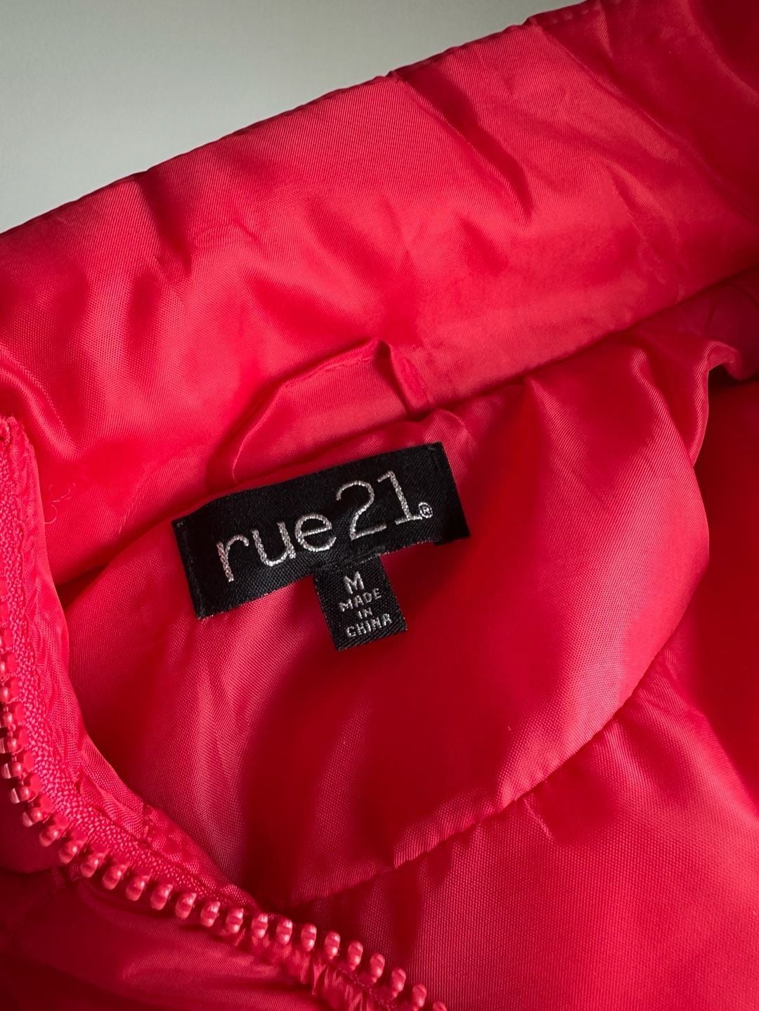 Rue21 Cherry Red Quilted Puffer Vest Full Zip Sleeveless Size Medium Y2K 4