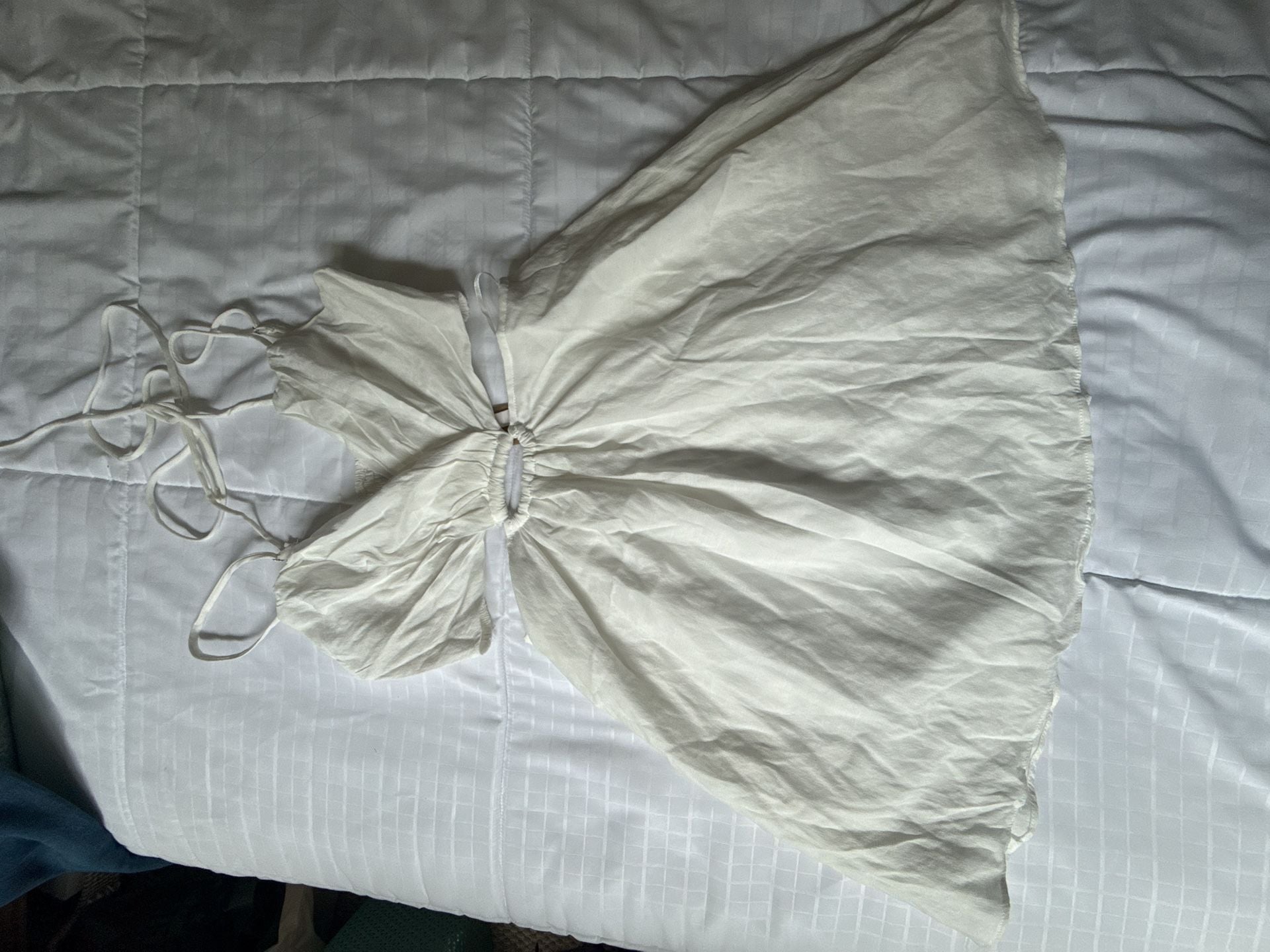 DO+BE Cutout Halter Mini Dress Size S White Backless Dress 1