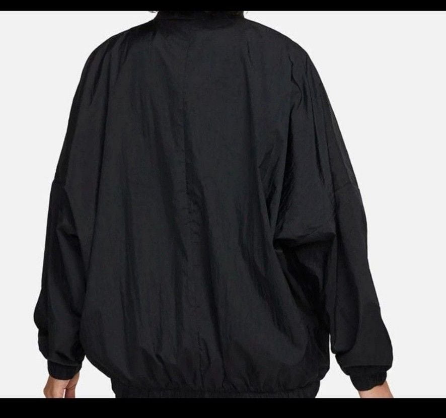 Nike Women's Sportswear Essential Woven Jacket Black DX5864-010 i 3