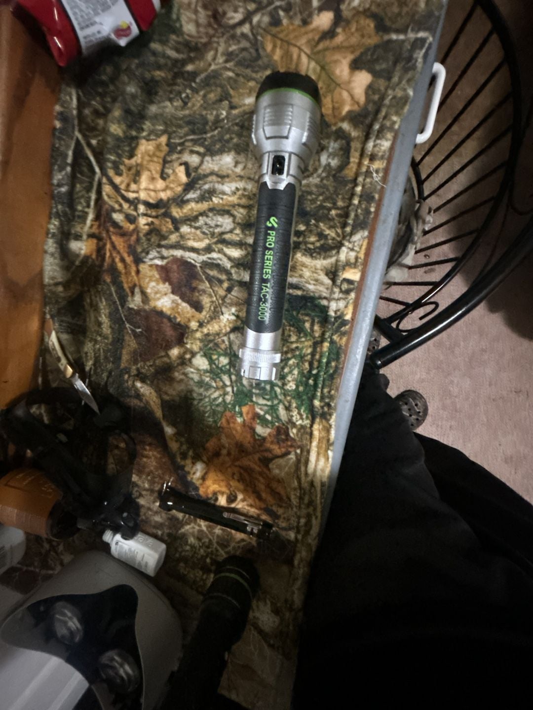 JobSmart Pro Series TAC-3000 Rechargeable LED Flashlight Silver 1