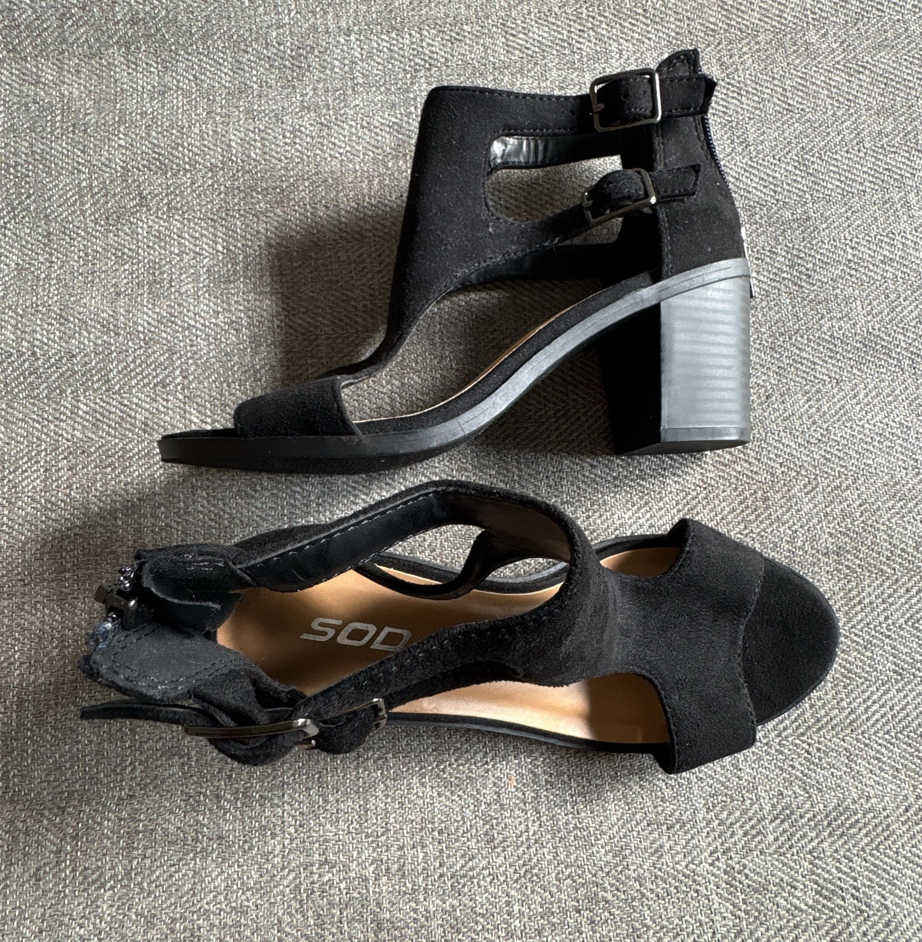 Soda Heeled Sandals Size 6.5 Black Suede Cutout Block Heel Ankle Zip 7