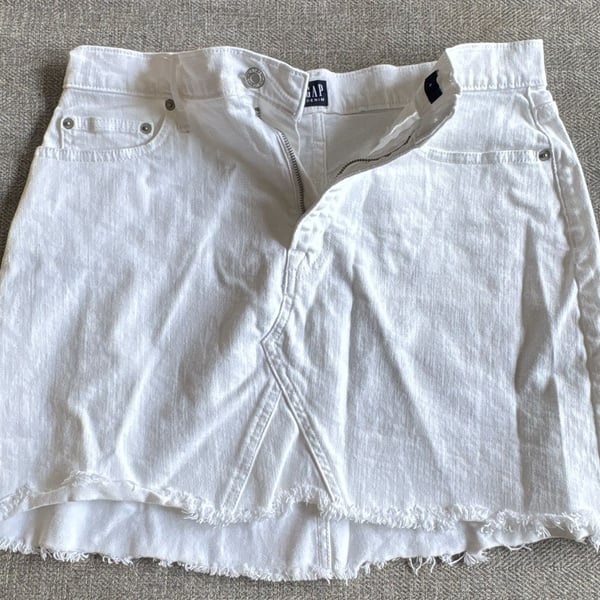 Gap Denim Skirt Size 10 White Raw Hem Denim Mini