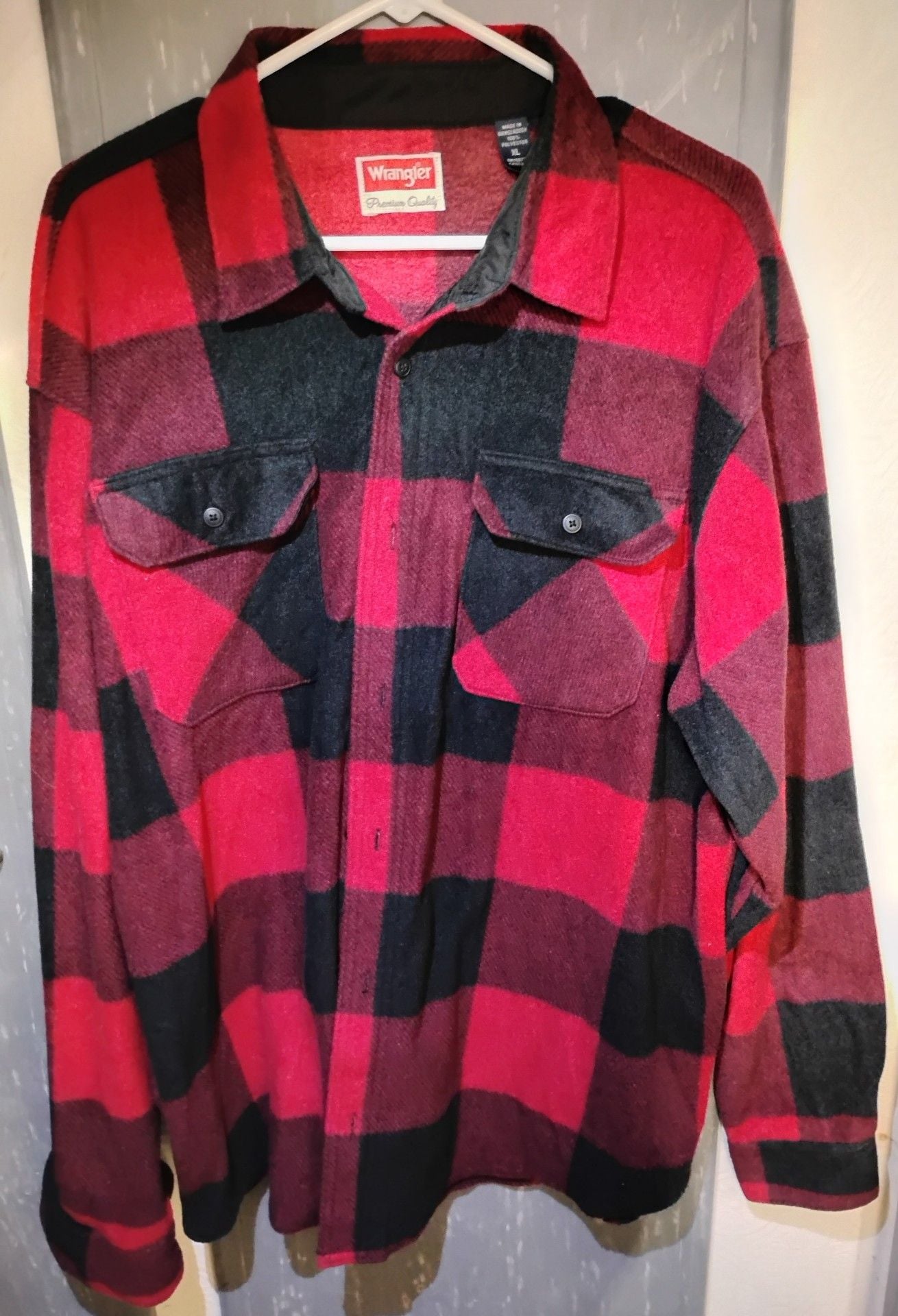 Vintage Wrangler Men's (L) Black & Red Buffalo Plaid Fleece Button Up Shirt 2