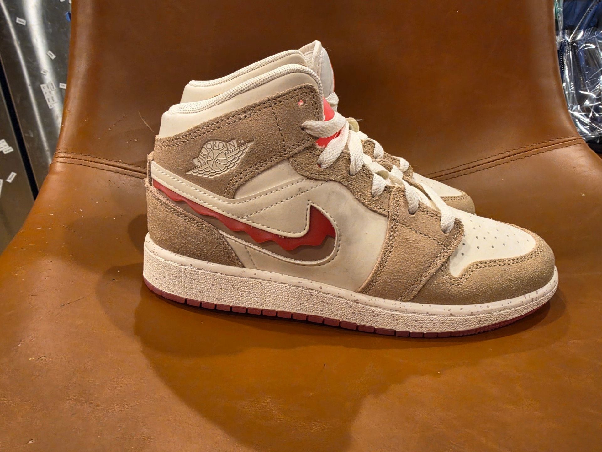 Air Jordan 1 Mid SE GS Peanut Butter Jelly 5