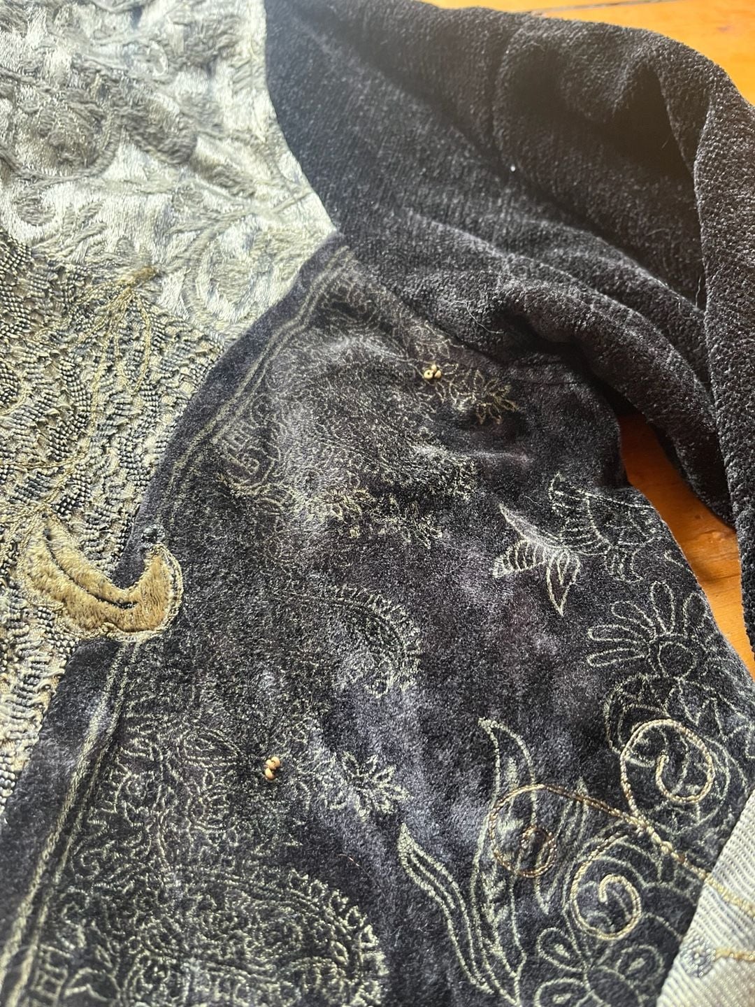 Flashback Patchwork 90s Tapestry Jacket Size XL Black Sage Gold Embellished 11