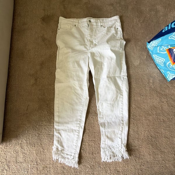 Sofia Jeans by Sofia Vergara Rosa Curvy Ankle Size 18 White Fringe Hem