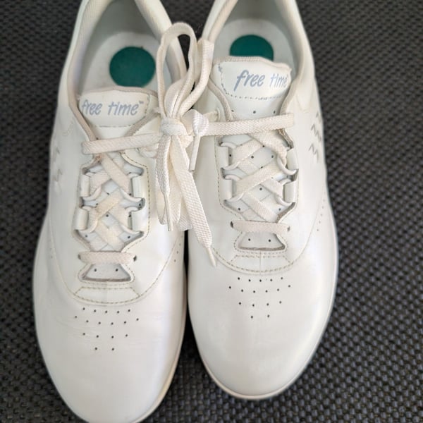 SAS Free Time Size 9.5W White Leather Walking Shoes