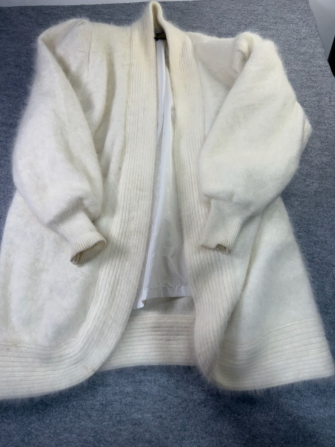 Vintage Fully Fashion Cardigan Free White Angora Rabbit Hair Blend Fuzzy Shaggy 2