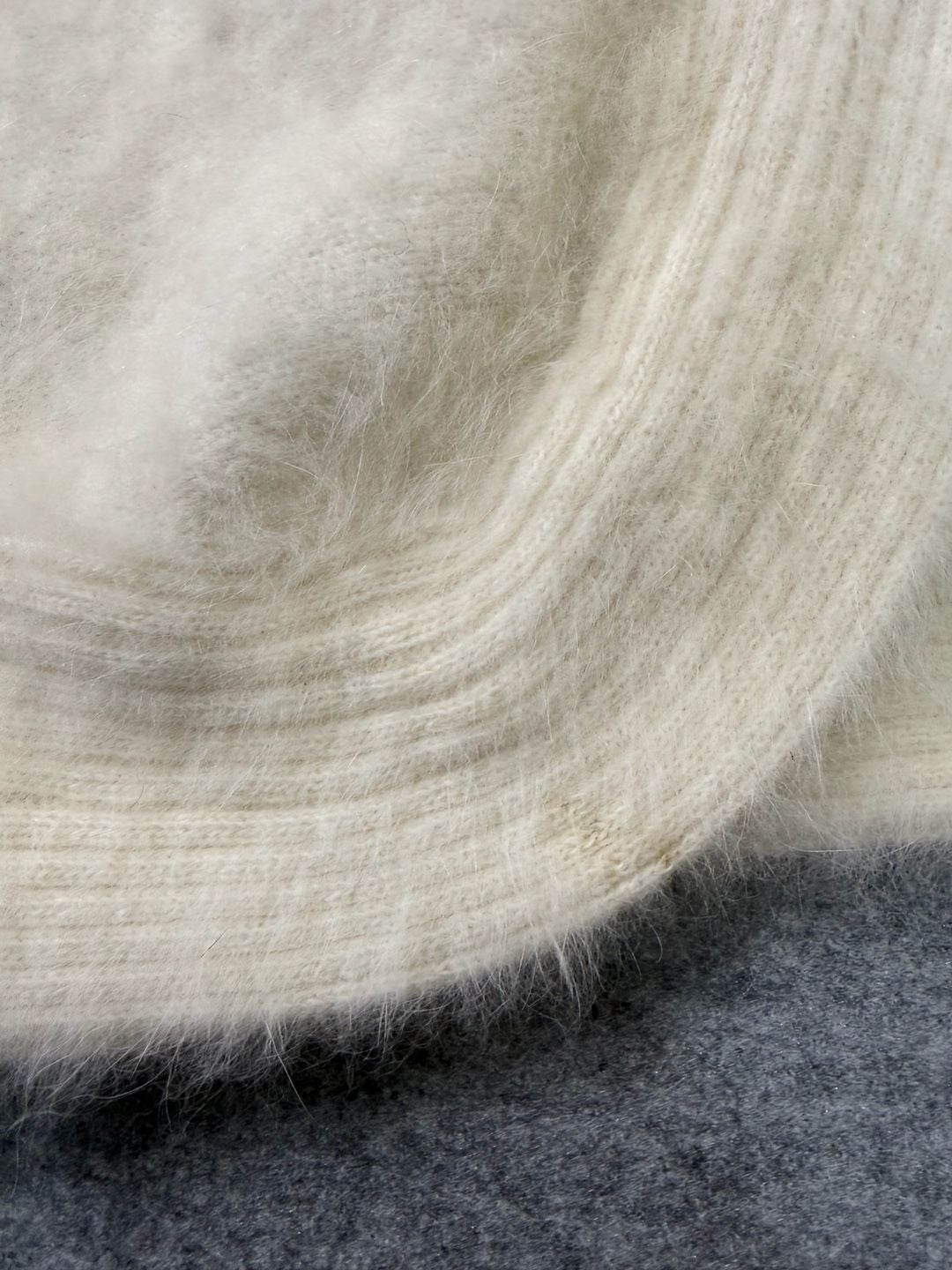 Vintage Fully Fashion Cardigan Free White Angora Rabbit Hair Blend Fuzzy Shaggy 4